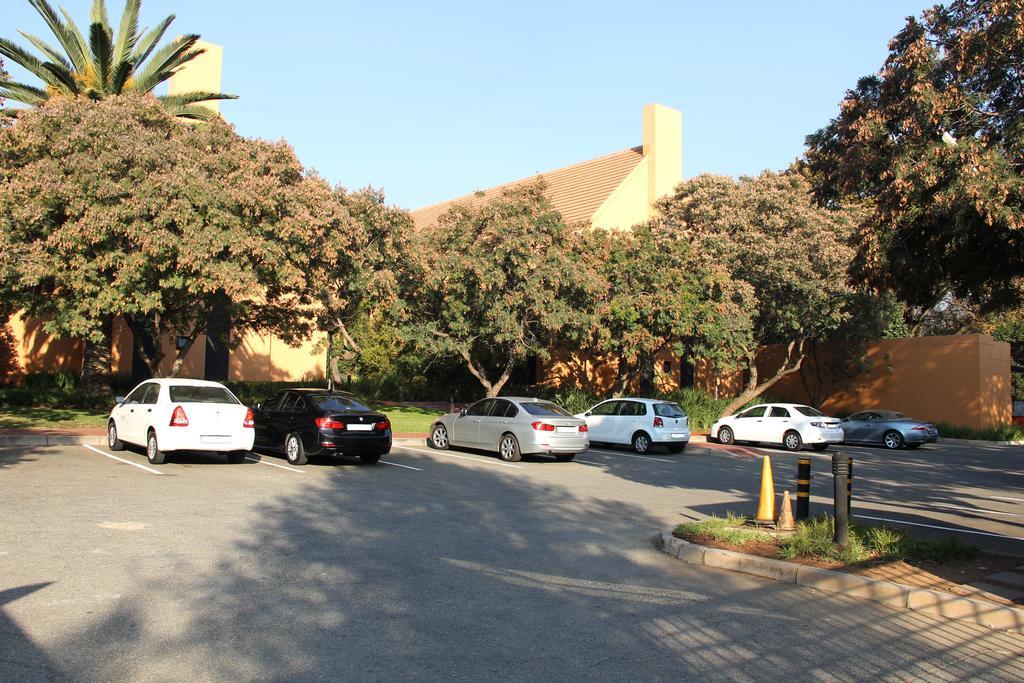 Illovo Hotel Johannesburg Bagian luar foto